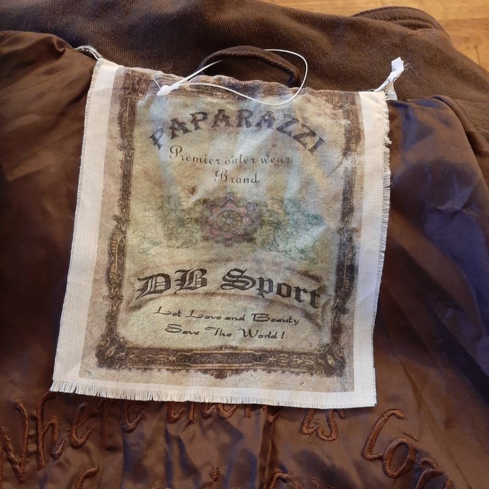 Paparazzi Embroidered Women's Coat - Picture 6 of 14